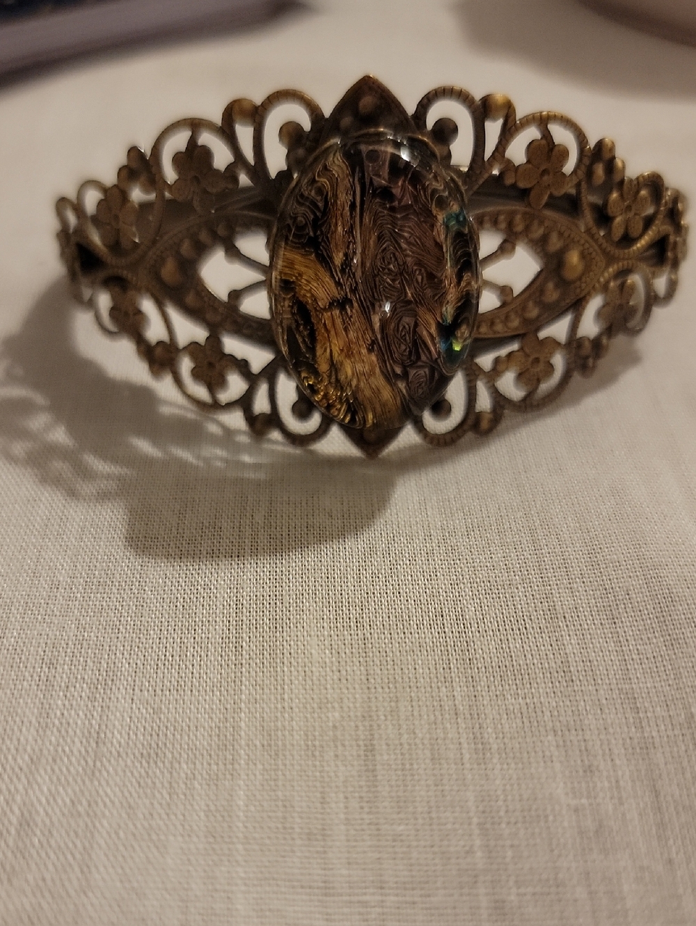 Antique-Style Filigree Bracelet with Brown Marbled Cabochon